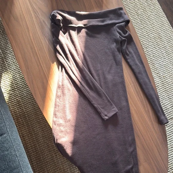 Off-Shoulder Brown Knit Dress - Picture 1 of 1